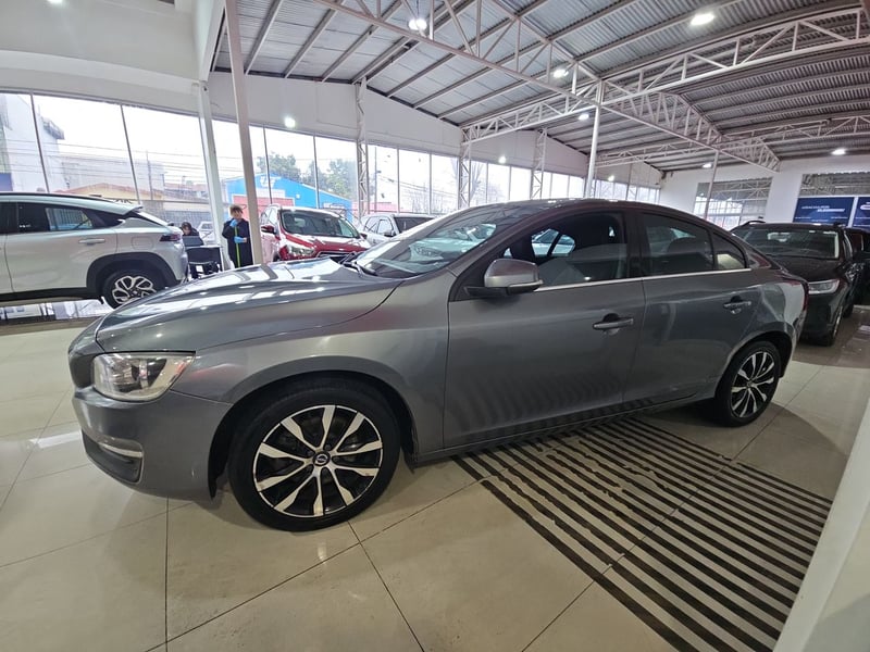 Volvo S60 2018 - Imagen 9 de 15
