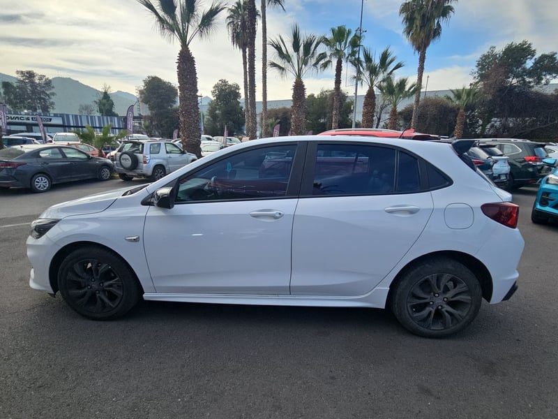 Chevrolet ONIX 2021 - Imagen 5 de 15