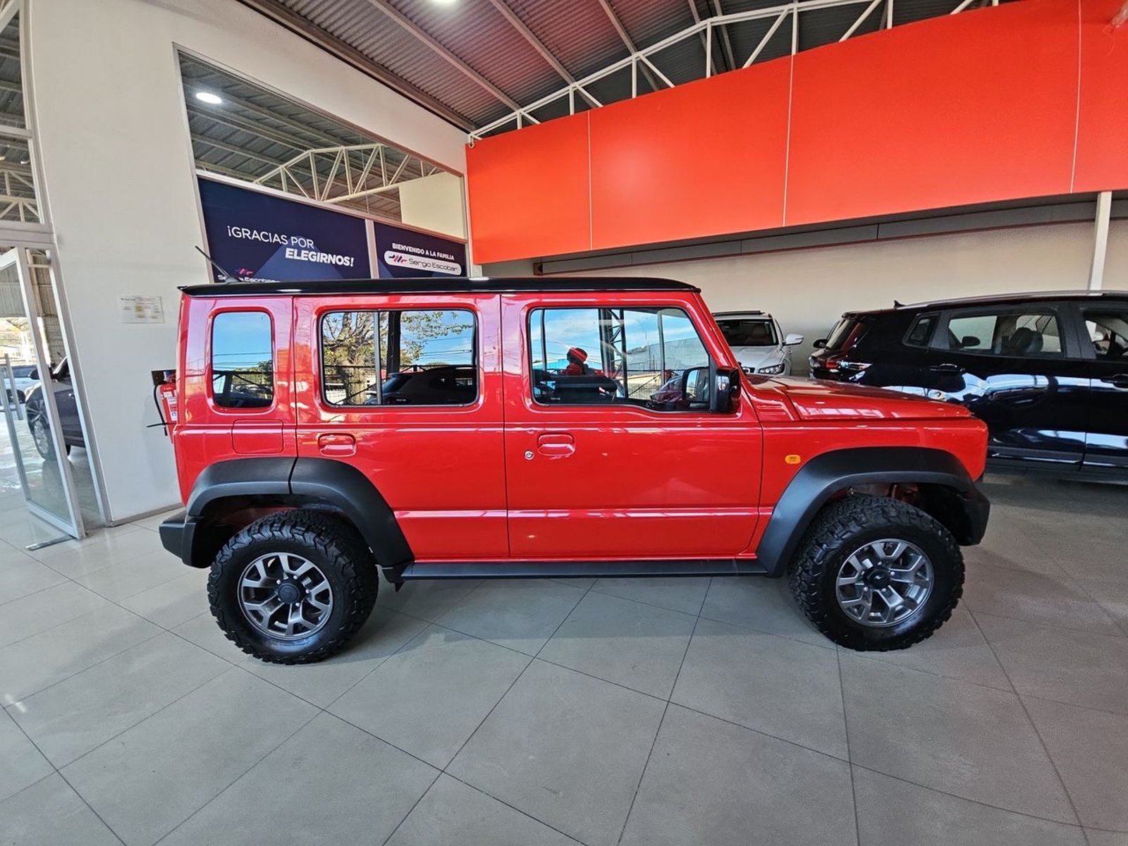 SUZUKI JIMNY 2024 - Foto 5 de 15