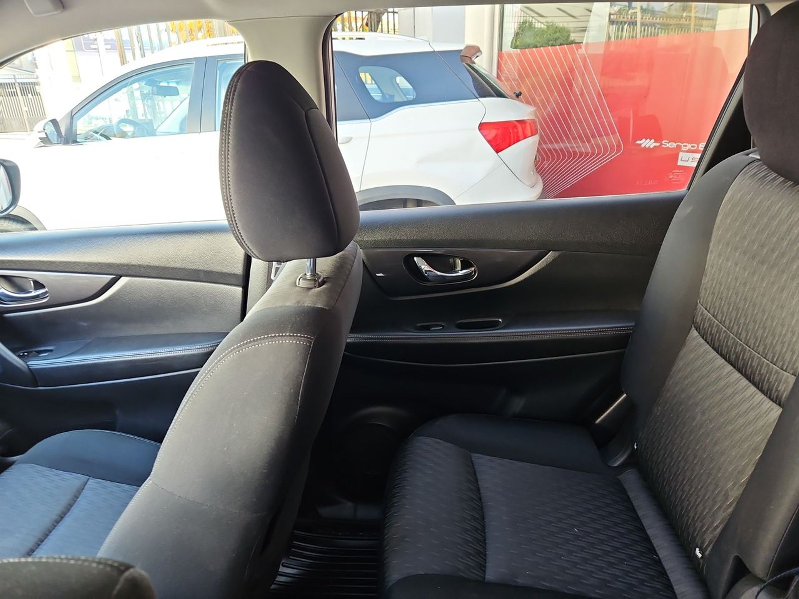 NISSAN X-TRAIL 2023 - Imagen 10 de 15