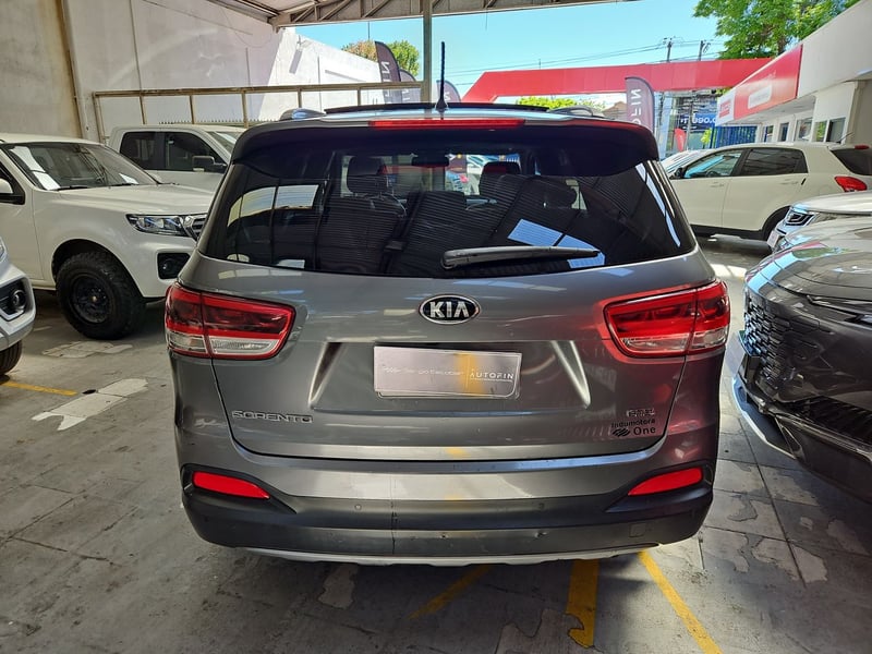 Kia SORENTO 2016 - Imagen 7 de 15