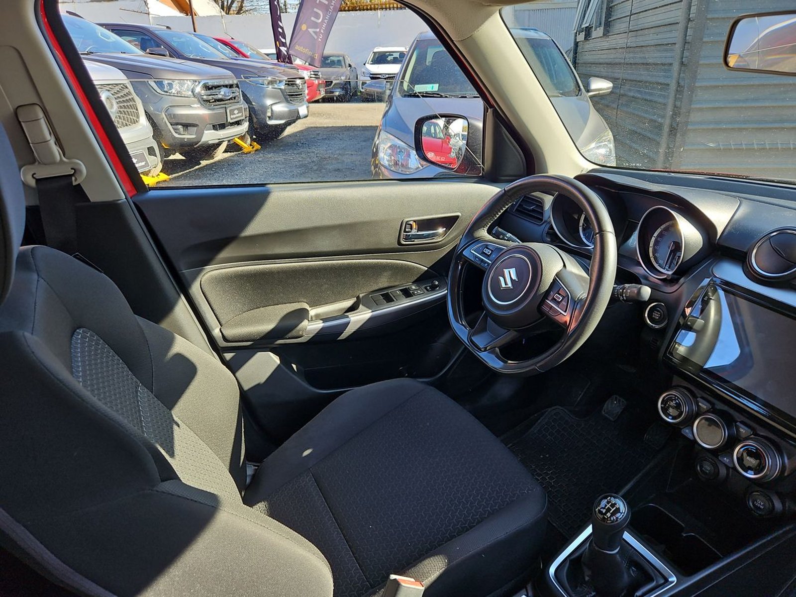 SUZUKI SWIFT 2023 - Imagen 15 de 15