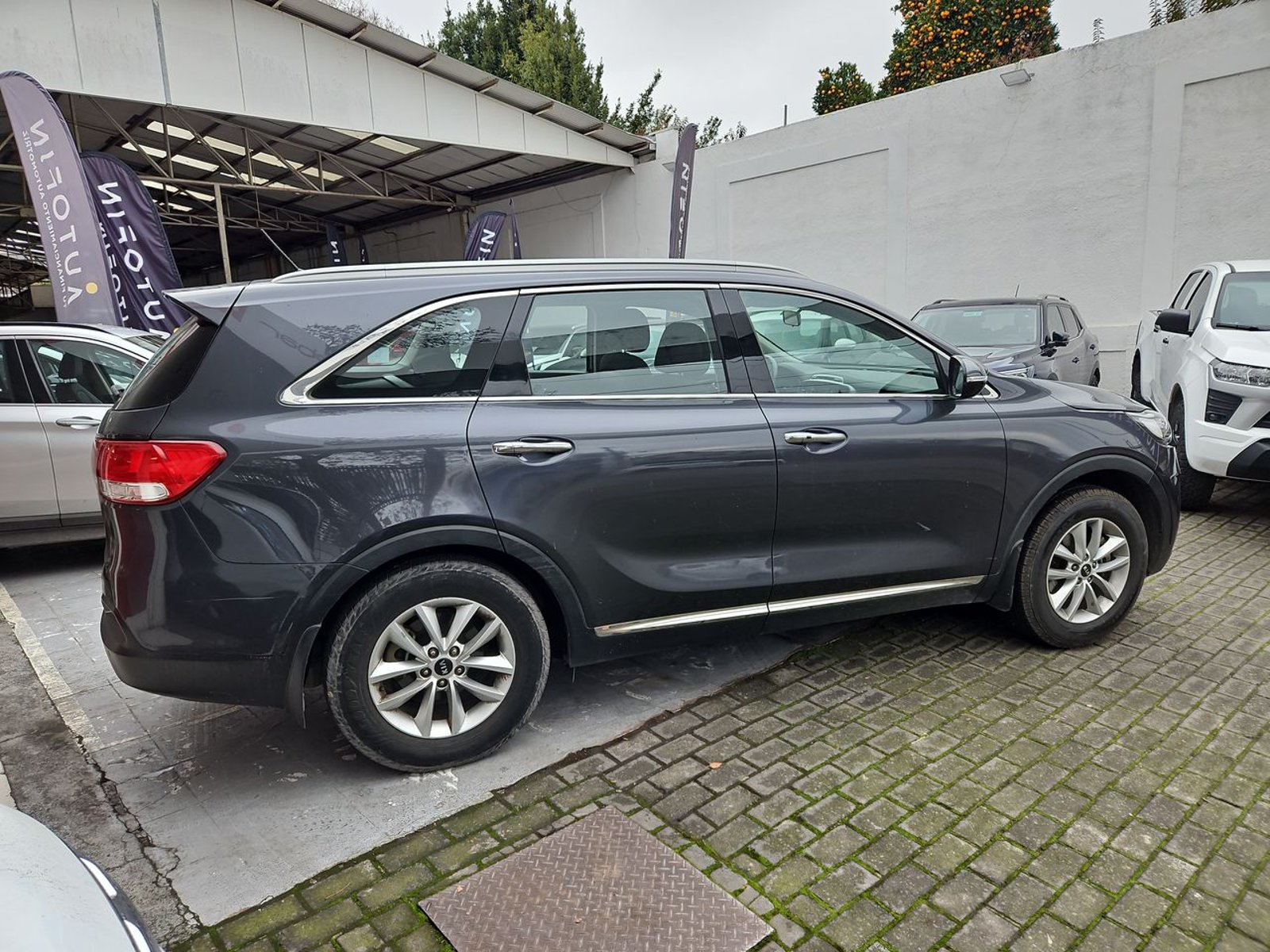 KIA SORENTO 2017 - Imagen 8 de 15