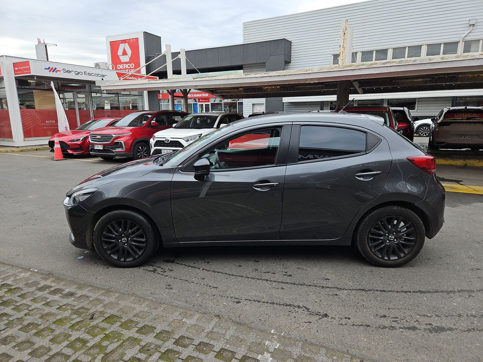 MAZDA 2 2023 - Imagen 9 de 15