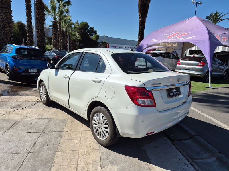 Suzuki DZIRE 2020 - Imagen 6 de 15