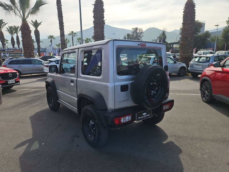 Suzuki JIMNY 2023 - Imagen 6 de 15