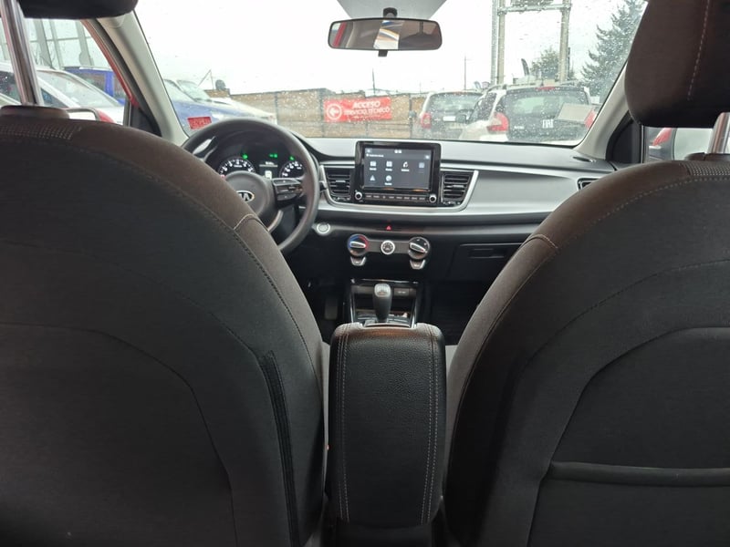 Kia RIO 4 2022 - Imagen 13 de 15