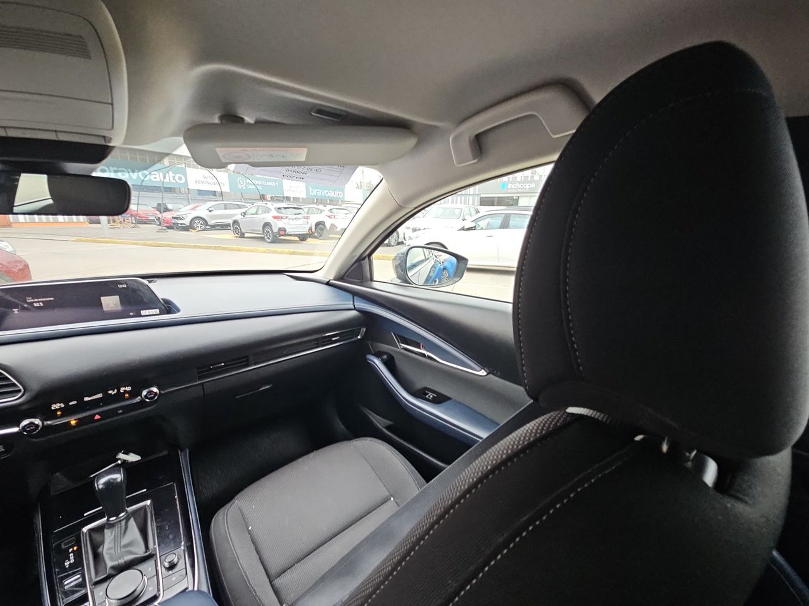 Mazda CX-30 2023 - Imagen 11 de 15