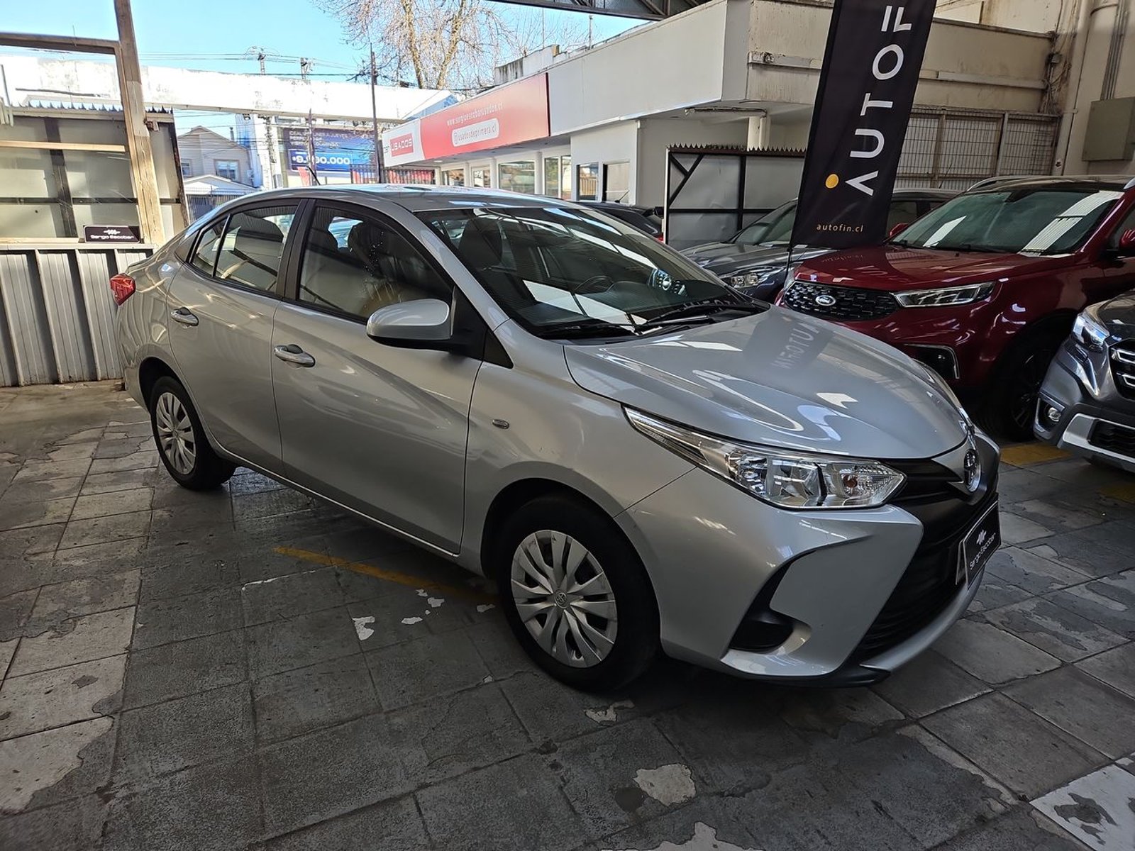 Toyota YARIS 2021 - Foto 4 de 15