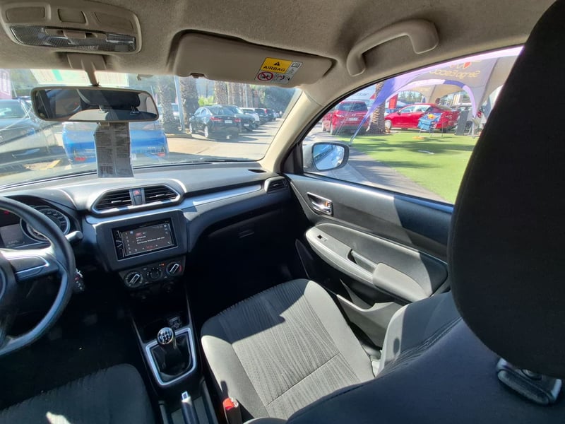 Suzuki DZIRE 2020 - Imagen 11 de 15