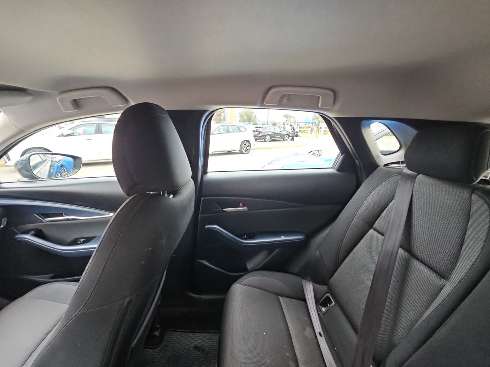Mazda CX-30 2023 - Imagen 12 de 15