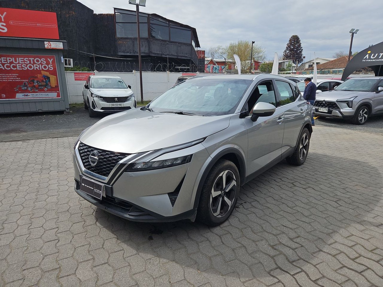 Nissan QASHQAI 2023 - Foto 2 de 15
