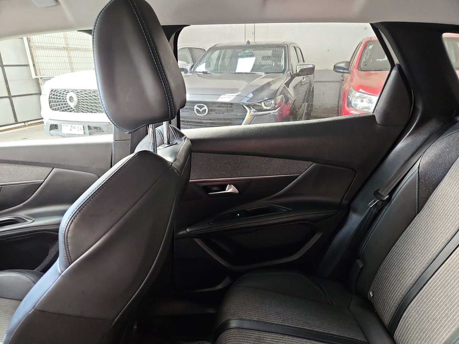 PEUGEOT 3008 2022 - Imagen 10 de 15