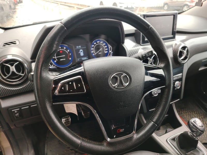 BAIC X25 2018 - Imagen 14 de 15