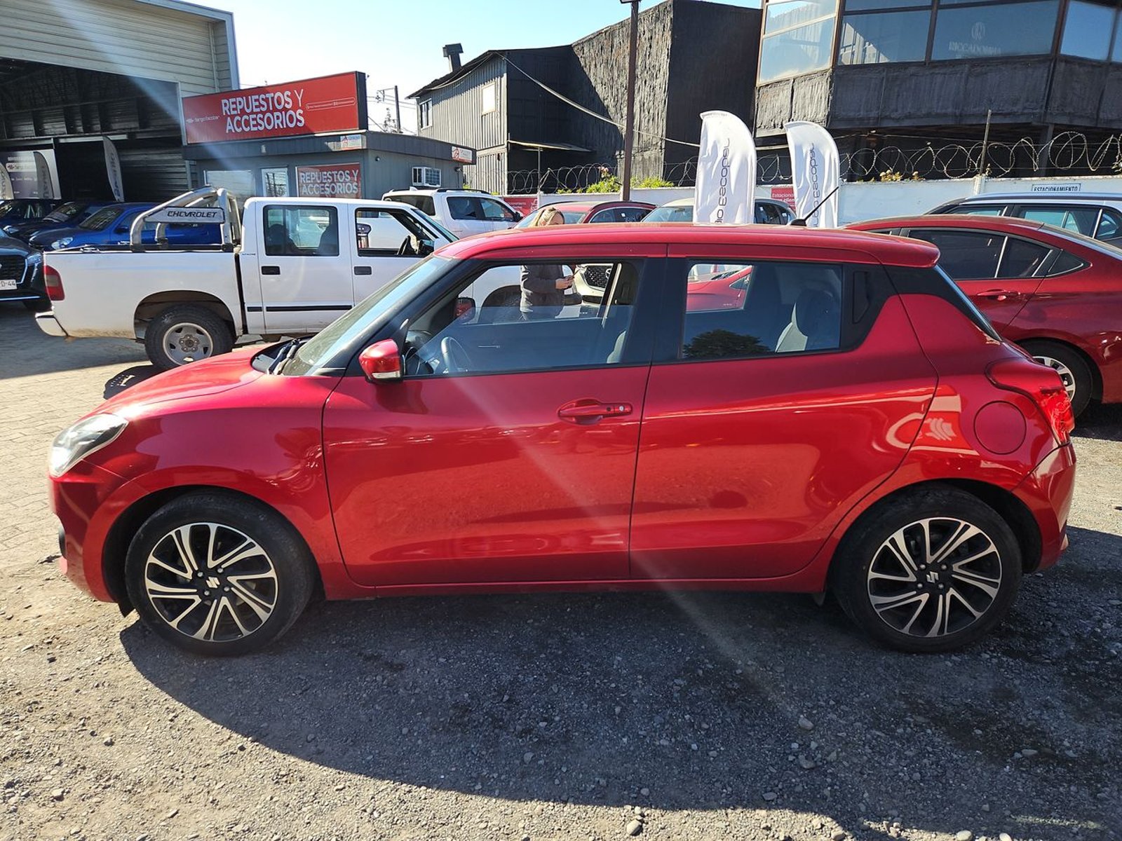 SUZUKI SWIFT 2023 - Imagen 9 de 15
