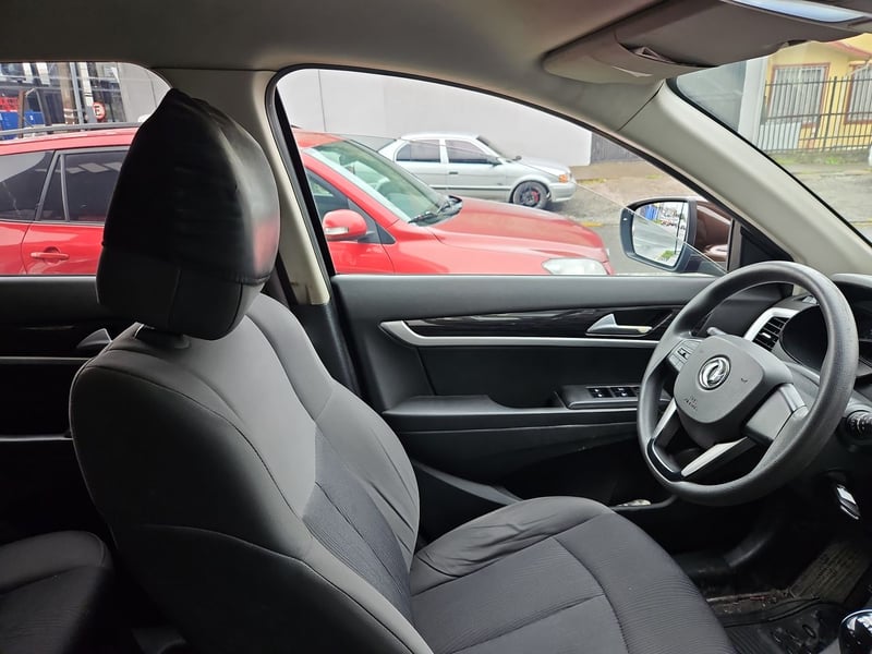 Dongfeng AX7 2019 - Imagen 14 de 15