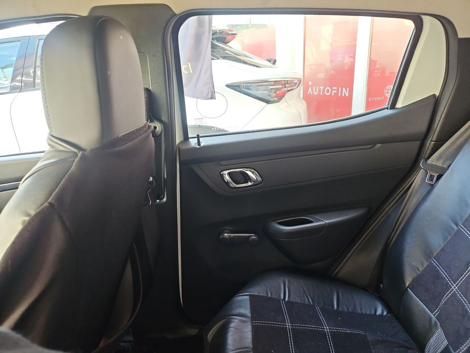 RENAULT KWID 2024 - Imagen 10 de 15