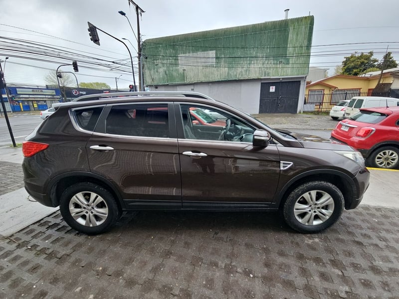 Dongfeng AX7 2019 - Imagen 9 de 15