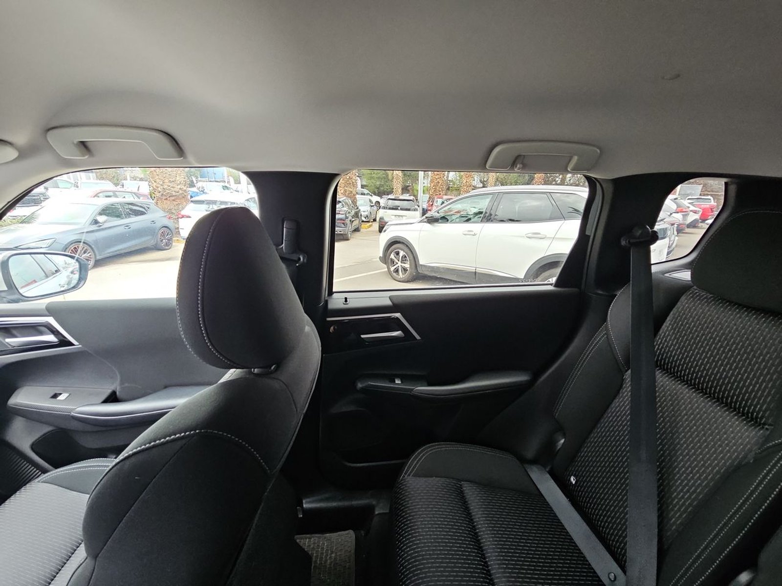 Mitsubishi OUTLANDER 2024 - Imagen 12 de 15