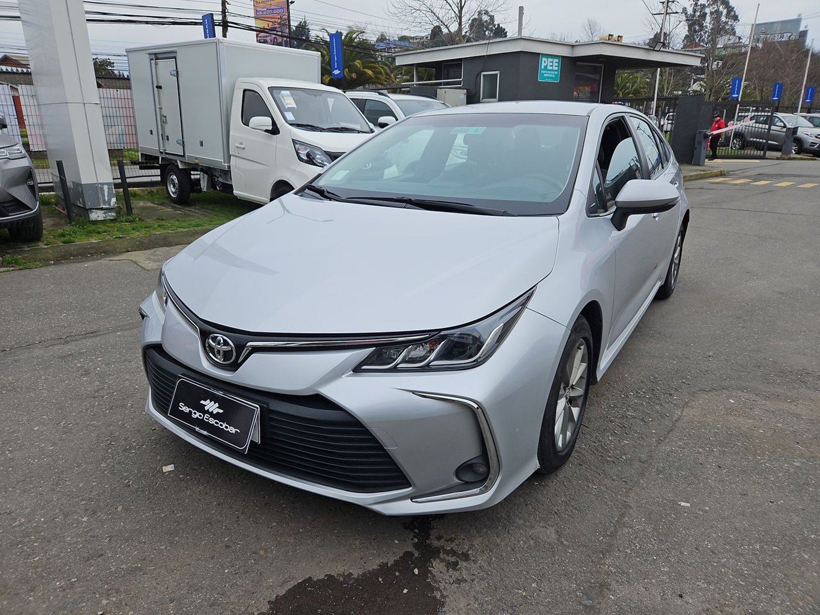 Toyota COROLLA 2023 - Foto 2 de 15