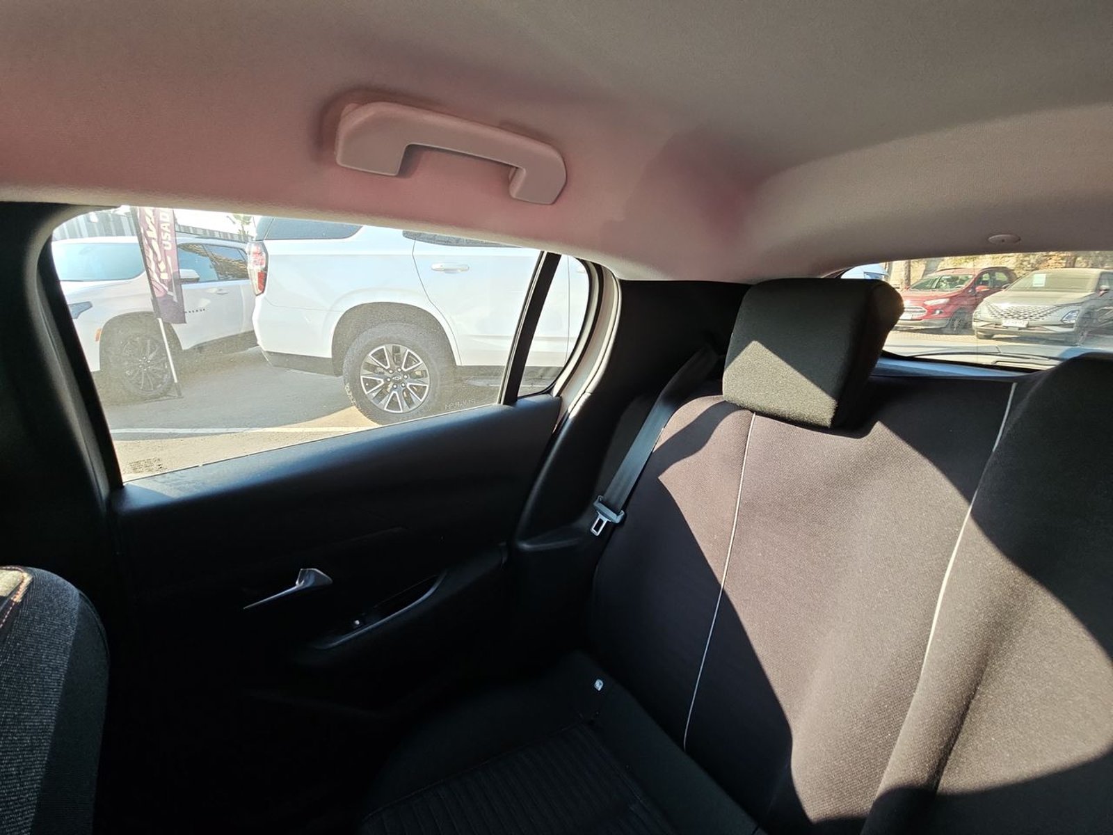 PEUGEOT 208 2022 - Imagen 13 de 15