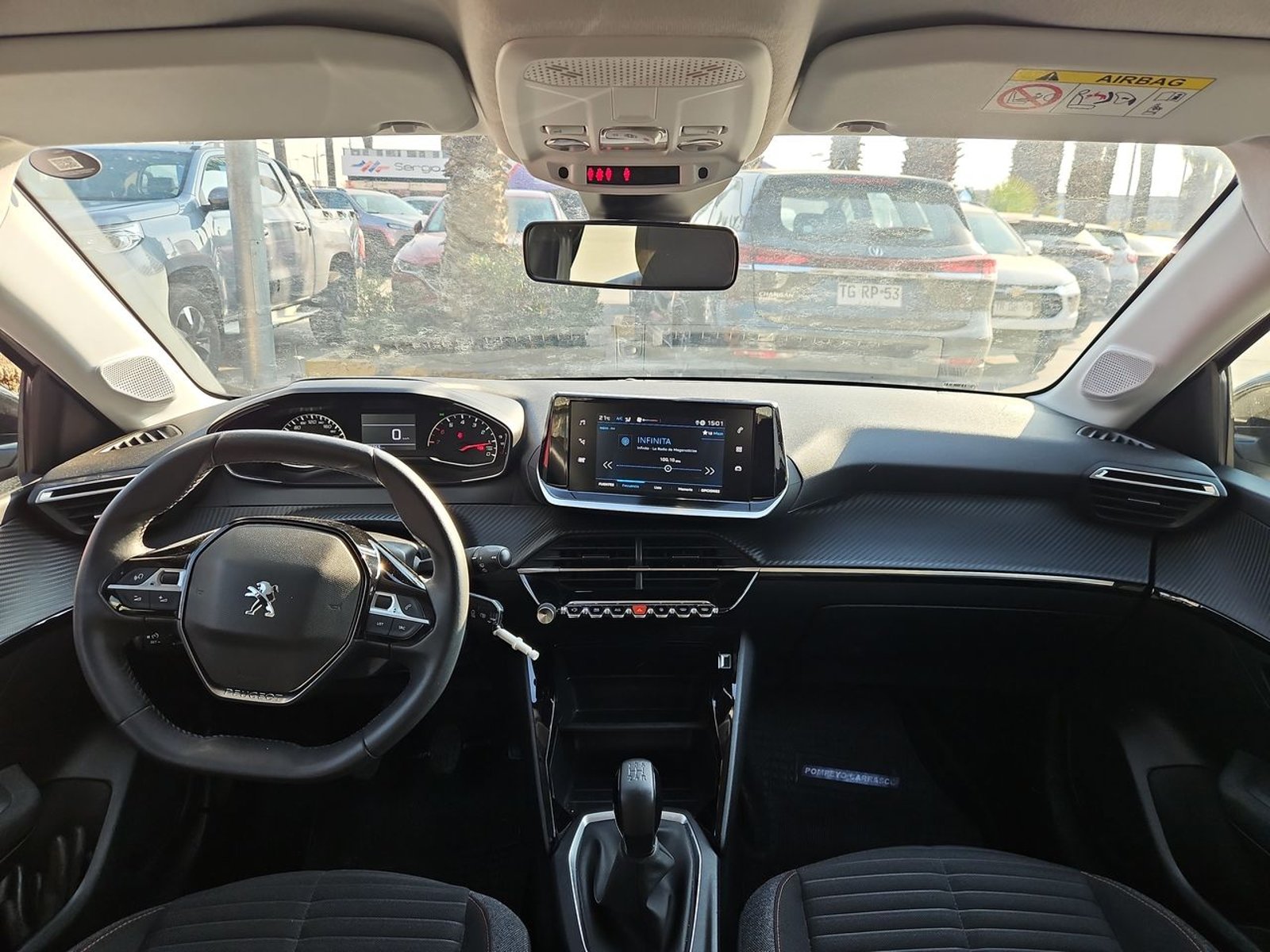 PEUGEOT 208 2022 - Imagen 10 de 15