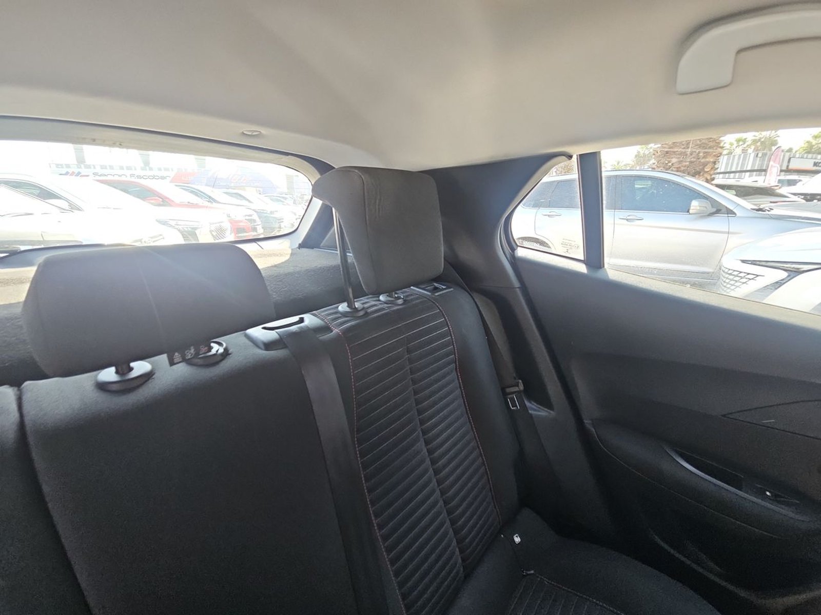 PEUGEOT 2008 2021 - Imagen 15 de 15