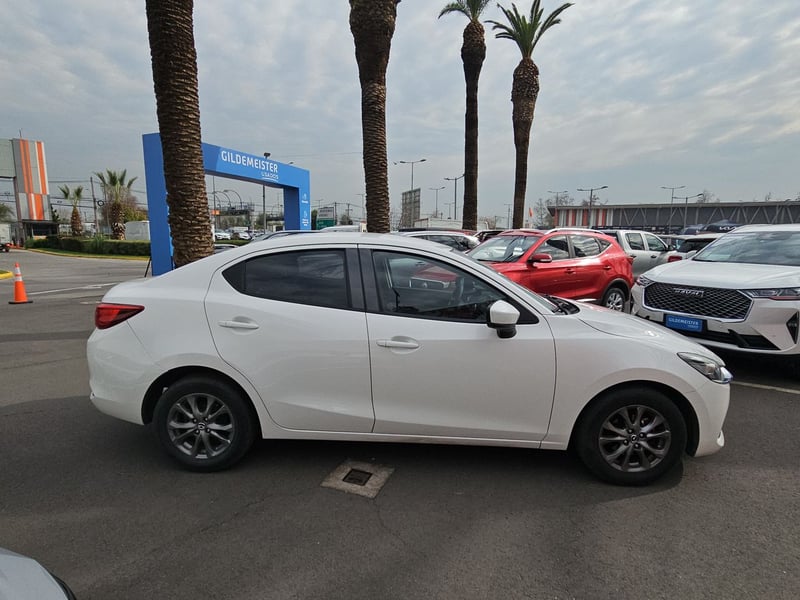 Mazda 2 2022 - Imagen 9 de 15