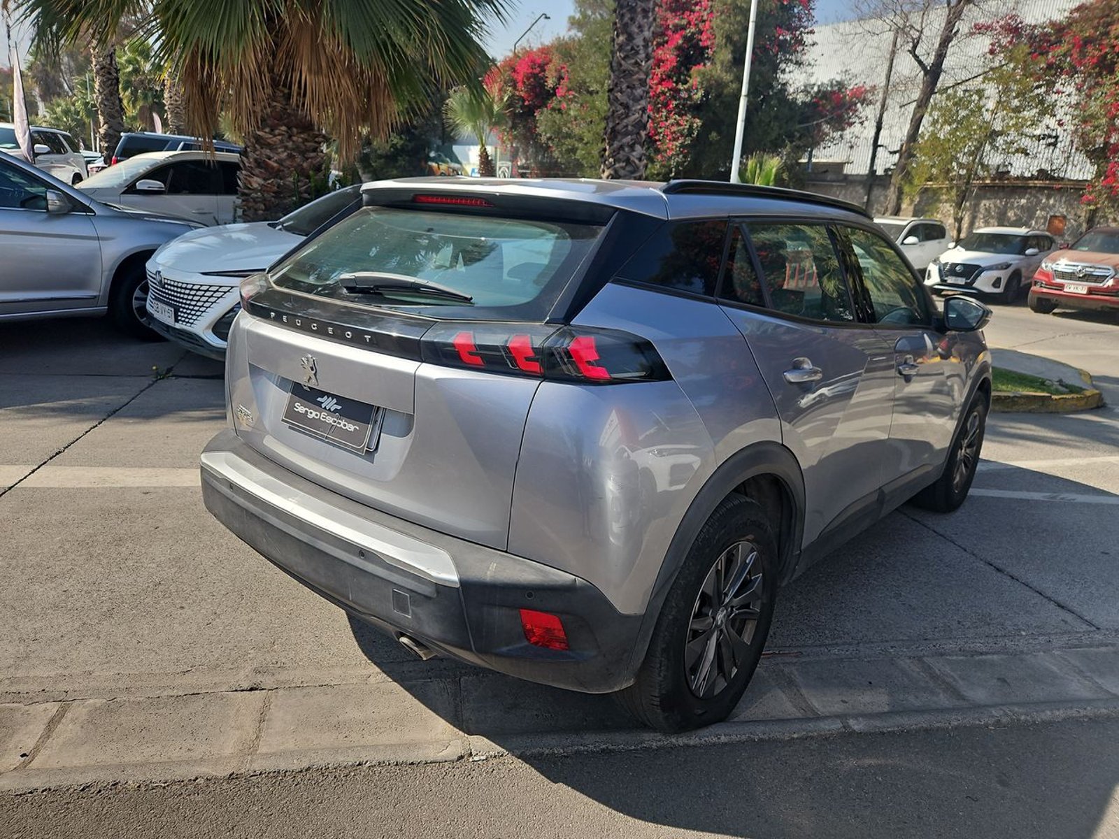PEUGEOT 2008 2021 - Imagen 8 de 15