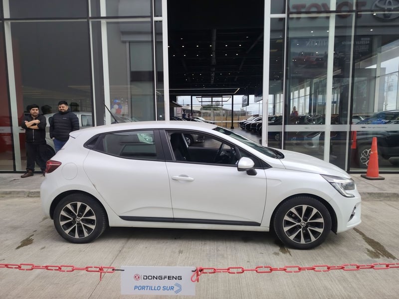 Renault CLIO 2023 - Imagen 9 de 15
