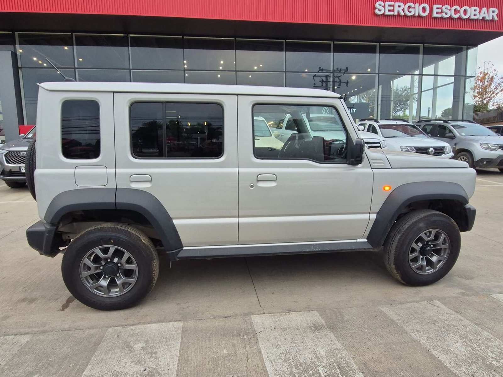 SUZUKI JIMNY 2025 - Imagen 9 de 15