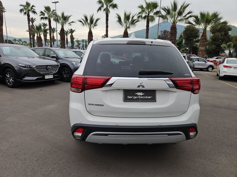 Mitsubishi OUTLANDER 2022 - Imagen 7 de 15