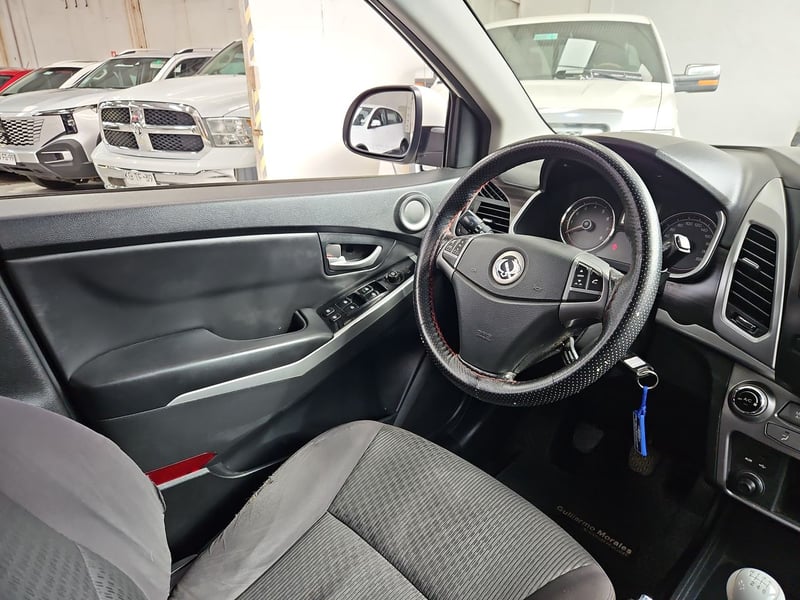 SsangYong KORANDO 2014 - Imagen 15 de 15