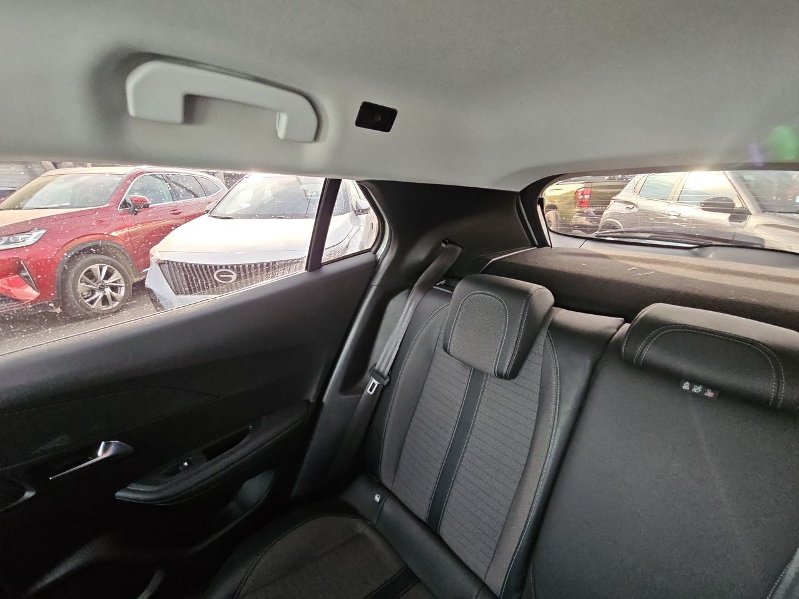 Peugeot 2008 2022 - Imagen 13 de 15