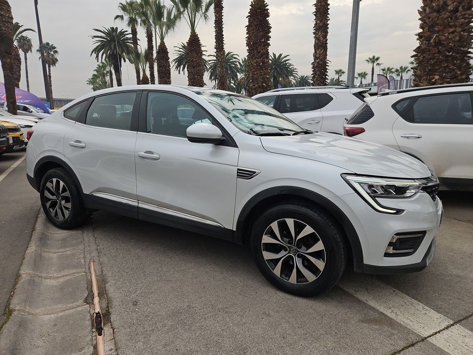 Renault ARKANA 2024 - Foto 2 de 15