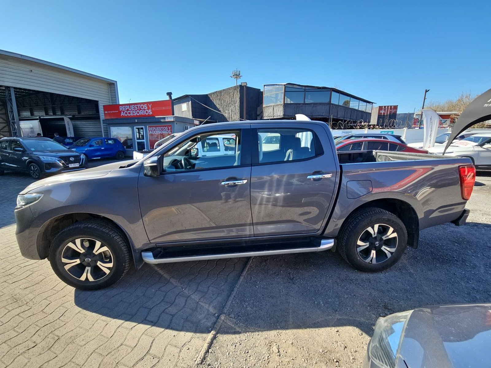 MAZDA BT-50 2022 - Imagen 9 de 15