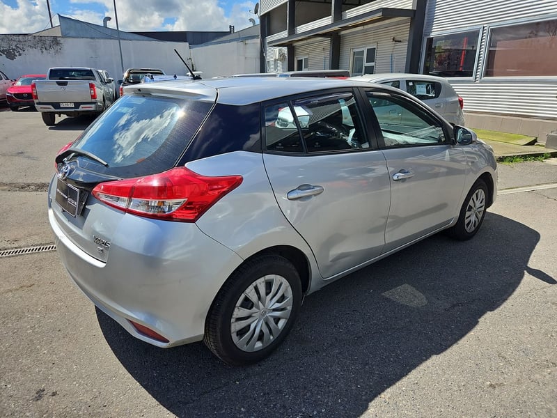 Toyota YARIS 2018 - Imagen 8 de 15
