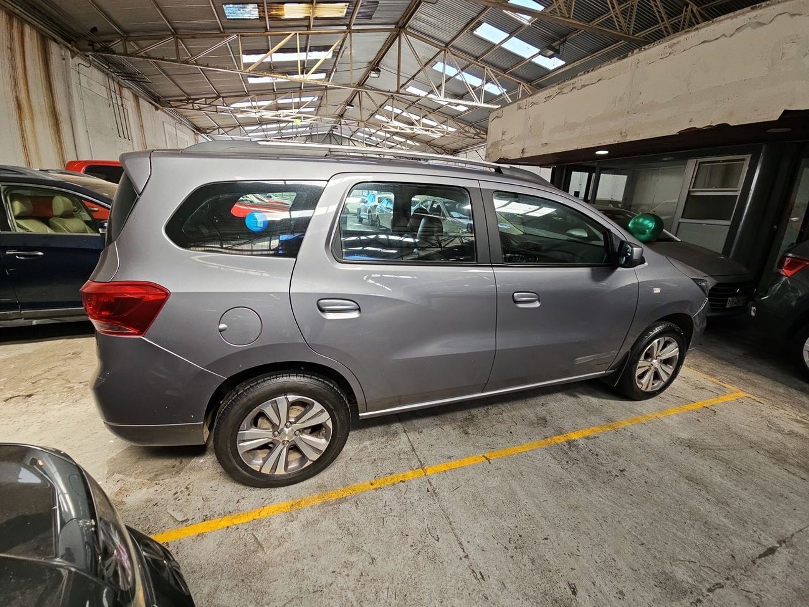 CHEVROLET SPIN 2021 - Imagen 8 de 15