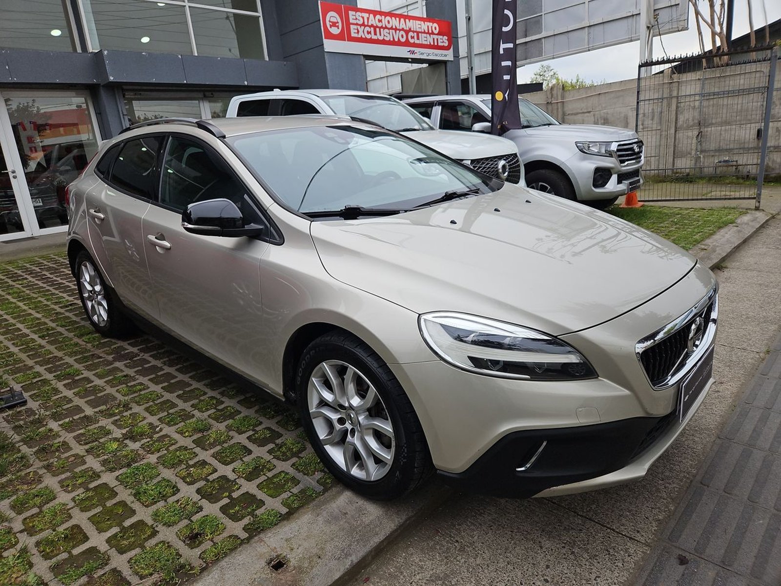 Volvo V40 2018 - Foto 4 de 15