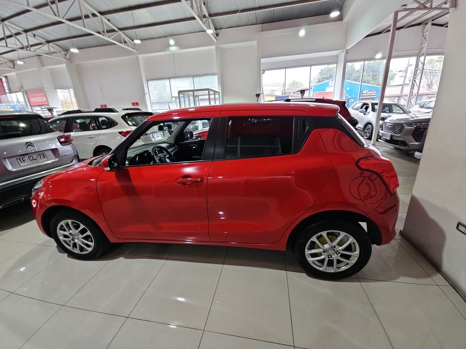 SUZUKI SWIFT 2022 - Imagen 9 de 15