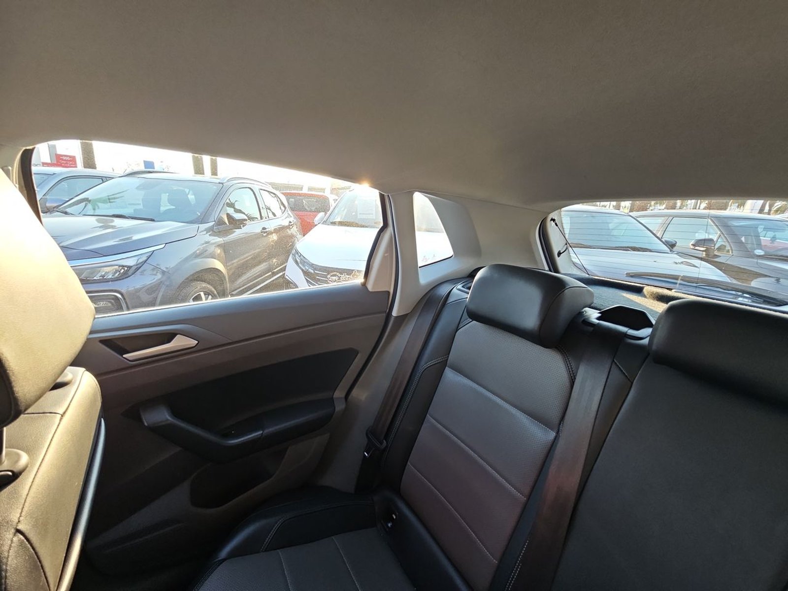 VOLKSWAGEN POLO 2023 - Imagen 13 de 15