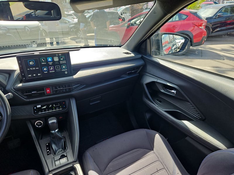 Toyota YARIS 2024 - Imagen 11 de 15