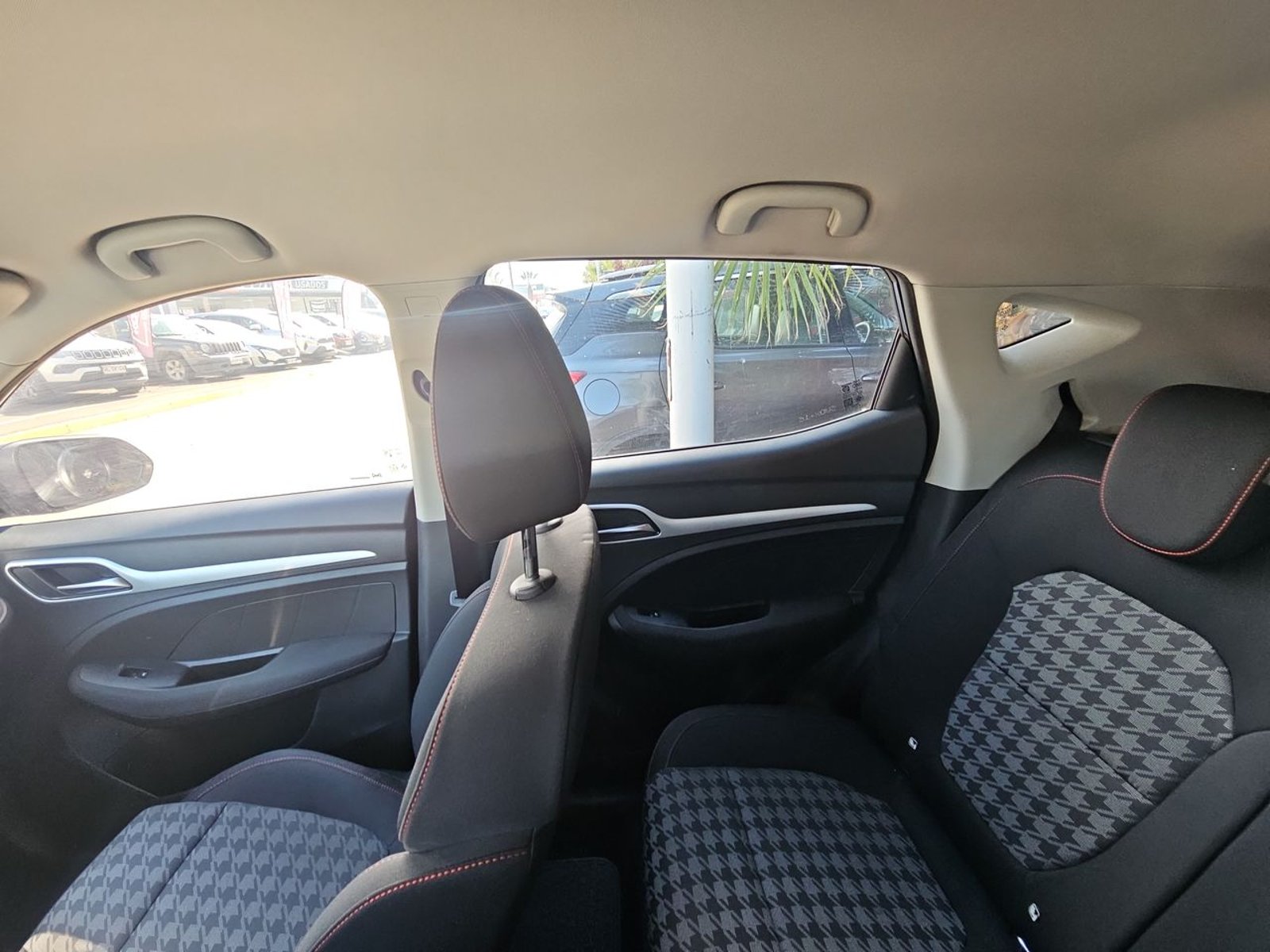 MG ZX 2023 - Imagen 12 de 15