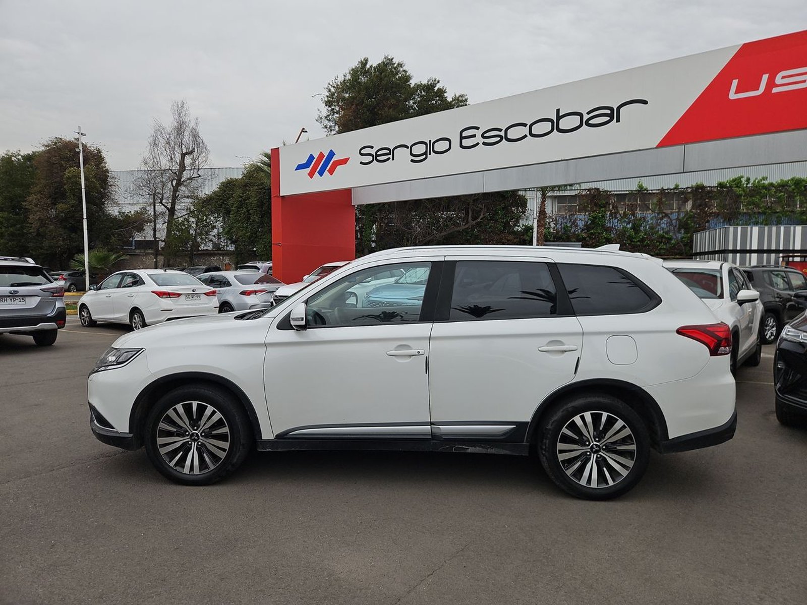 Mitsubishi OUTLANDER 2022 - Foto 5 de 15