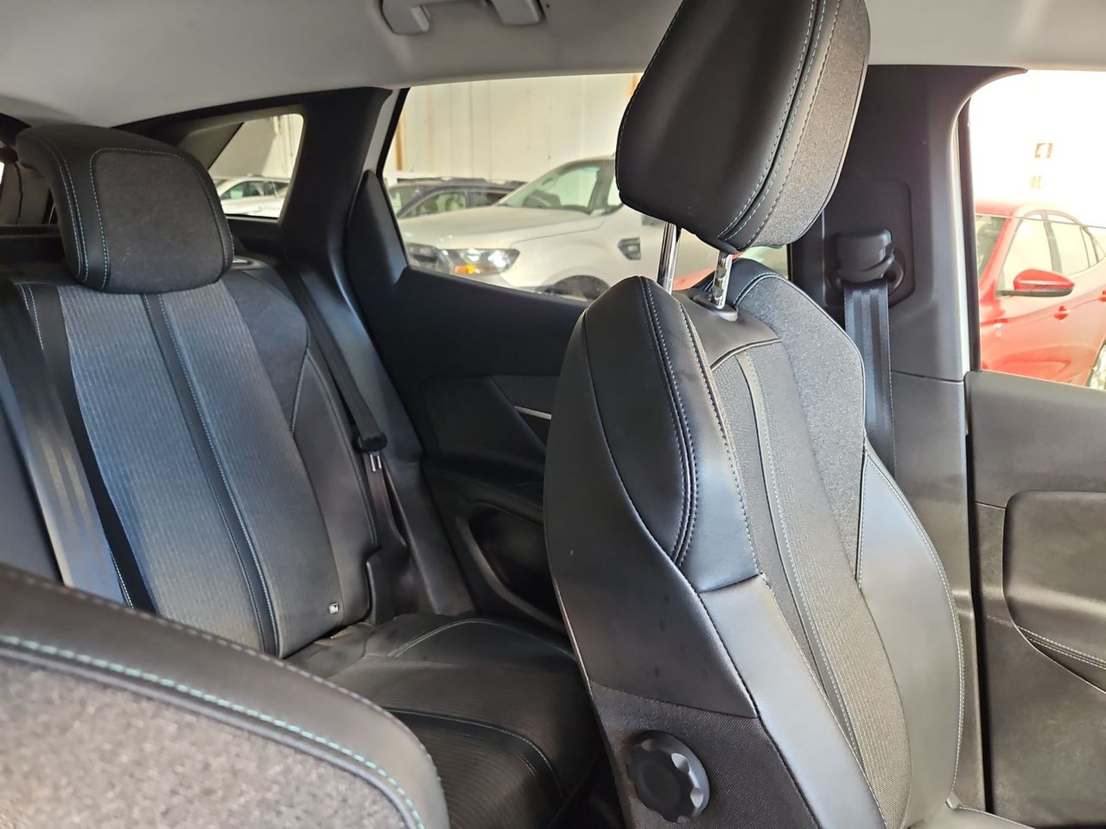 PEUGEOT 3008 2022 - Imagen 13 de 15