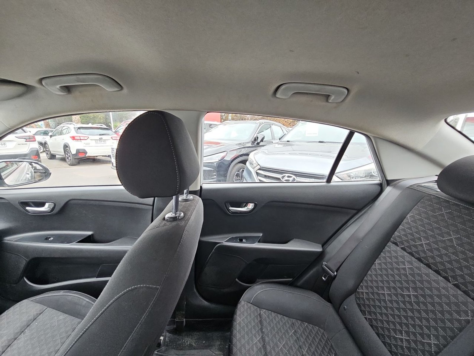 Kia RIO 4 2019 - Imagen 12 de 15