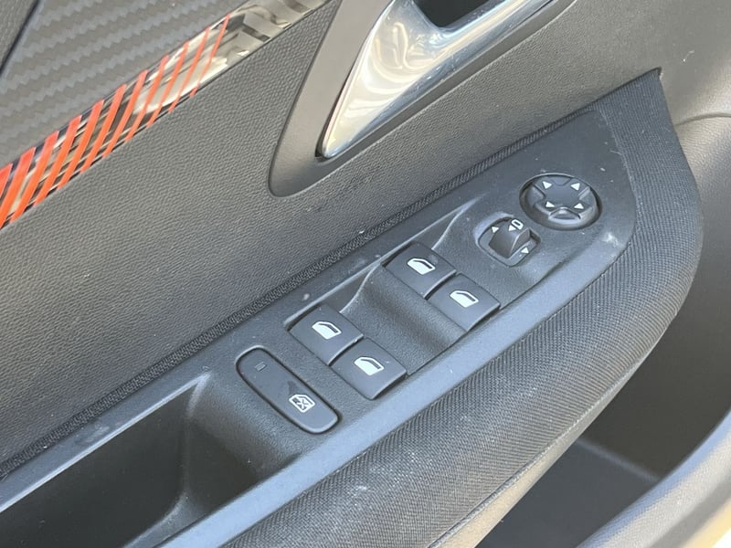Peugeot 208 2024 - Imagen 12 de 15