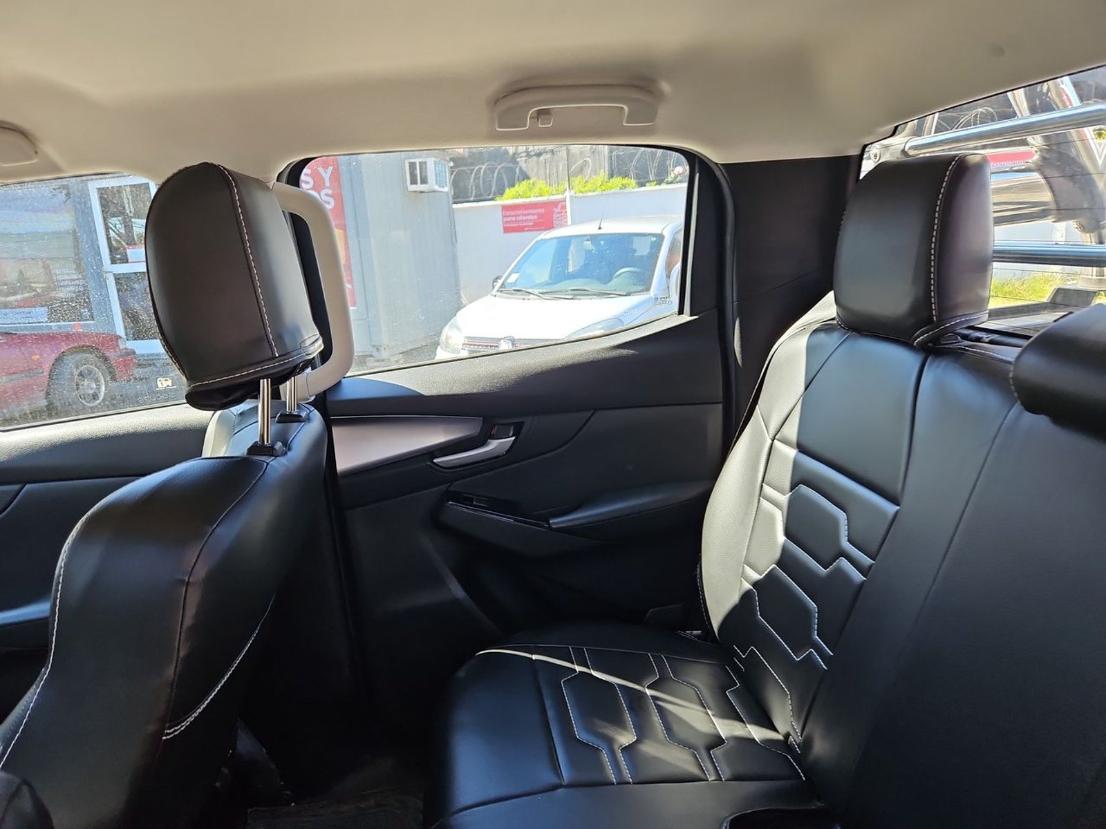 MAZDA BT-50 2023 - Imagen 11 de 15