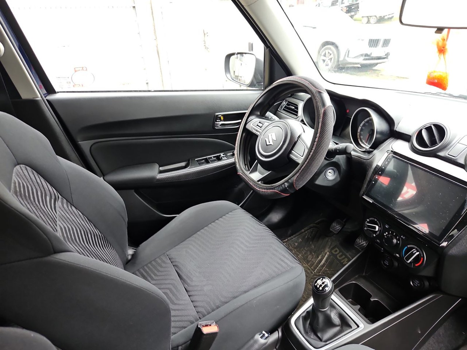 SUZUKI SWIFT 2025 - Imagen 14 de 15