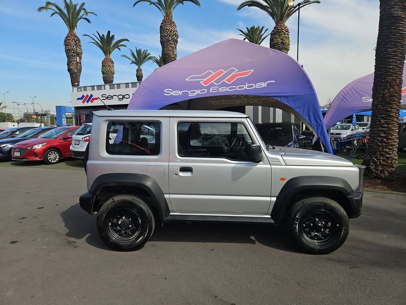 Suzuki JIMNY 2023 - Imagen 9 de 15